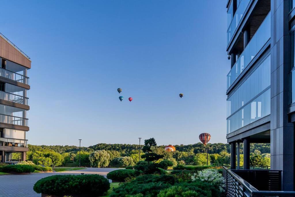 Bright Kaunas Apartment With Castle View Kültér fotó